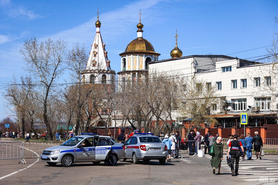 5 мая днём в Богоявленском соборе Иркутска (ул. Сухэ-Батора, 1) состоялась архиерейская пасхальная служба.