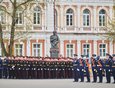 Впервые на площади парадным шагом прошли воспитанники Иркутского суворовского военного училища.