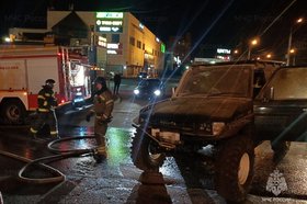 В Иркутске госпитализировали мужчину, получившего ожоги после возгорания Toyota Land Cruiser Prado