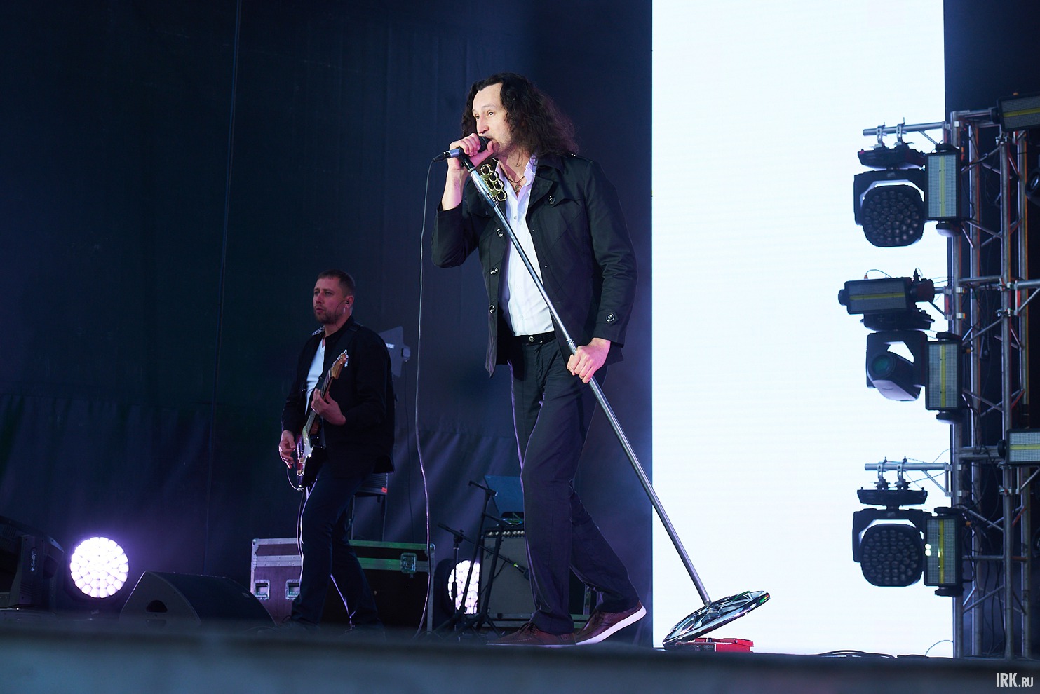 Уже который год концерт на День города не обходится без выступления иркутской кавер-группы Burrn.