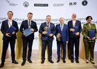 Подписание меморандума. Фото пресс-службы правительства Иркутской области