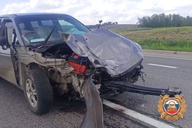 Автомобиль Honda Odyssey после ДТП в Аларском районе. Скриншот видео пресс-службы Госавтоинспекции Иркутской области