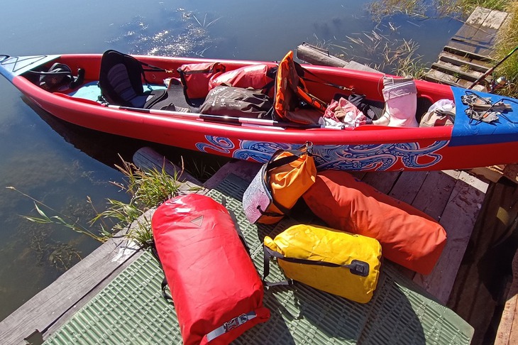 Байдарка с грузом. Фото: Рудольф Кавчик