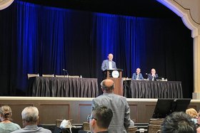 Юрий Козлов на конгрессе по детской эндохирургии. Фото пресс-службы Иркутской областной детской клинической больницы