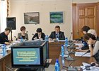 На заседании комитета. Фото с сайта www.irk.gov.ru
