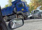 Авария с фурами и Subaru на Култукском тракте. Фото из соцсетей «ДТП 38RUS»