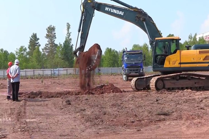 Начало строительства аквапарка. Скриншот видео из телеграм-канала Сергея Серебренникова