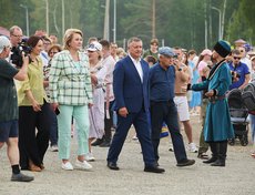 В открытии экспозиции принял участие губернатор Иркутской области Игорь Кобзев.