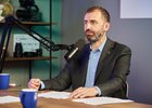 Спикер Законодательного собрания Иркутской области Александр Ведерников в студии проекта «Голоса города». Фото Маргариты Романовой, IRK.ru