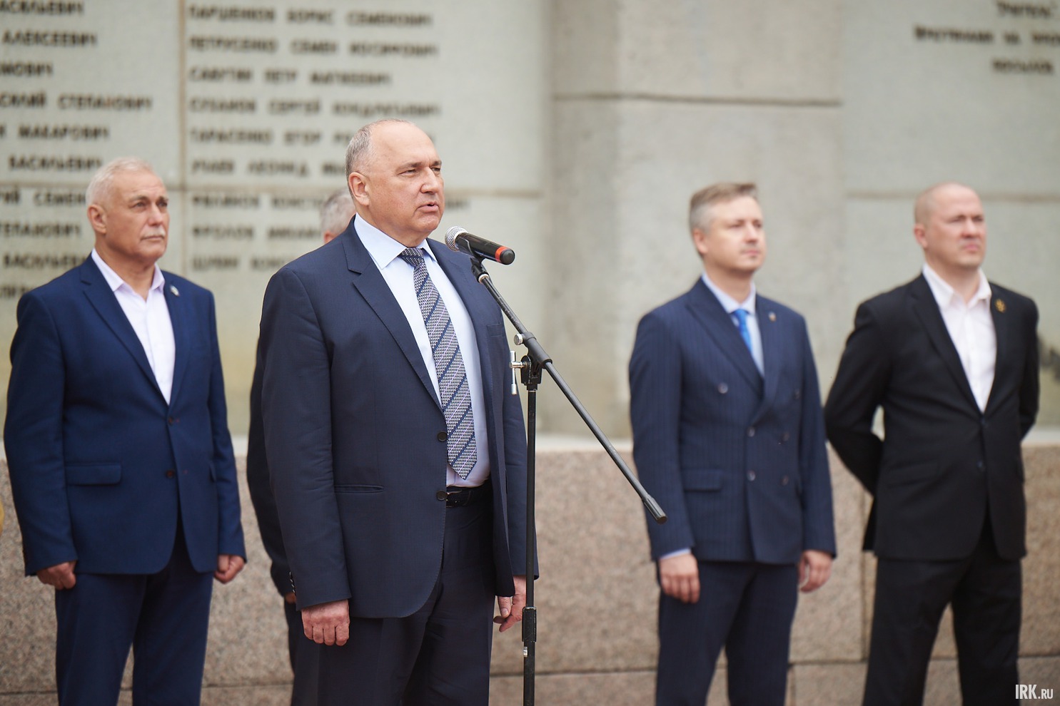 Вячеслав Эглит, заместитель губернатора Иркутской области: «2 августа 1930 года на учениях военно-воздушных сил под Воронежем впервые десантировались 12 человек. Именно с этого момента началось развитие отечественных войск ВДВ».