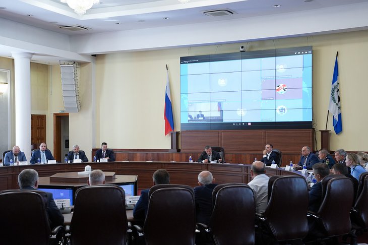 Заседание КЧС. Фото пресс-службы правительства Иркутской области