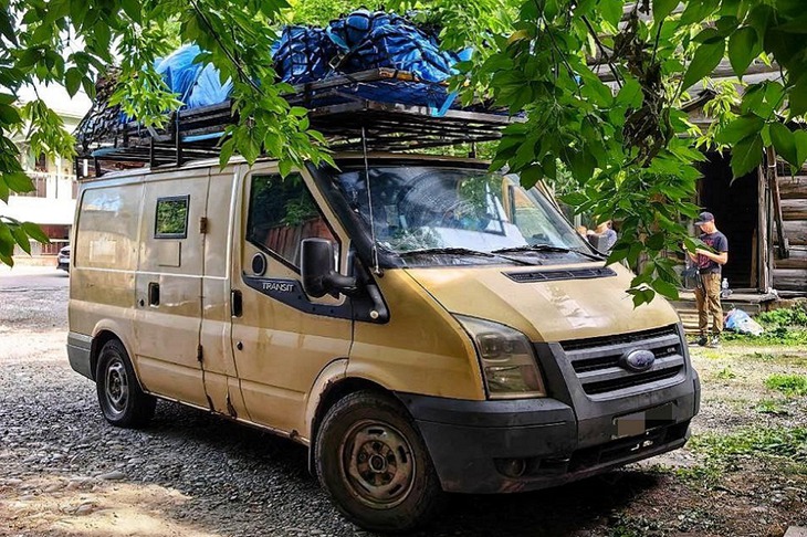 Машина с гуманитарным грузом. Фото из телеграм-канала Федора Садовникова
