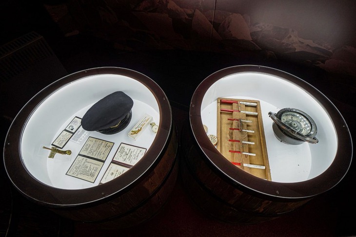 Экспозиция на ледоколе «Ангара». Фото пресс-службы правительства региона