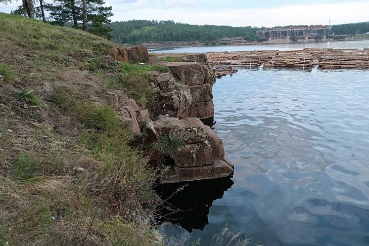 Карапчпанский залив в Усть-Илимском водохранилище. Фото из телеграм-канала прокуратуры Иркутской области