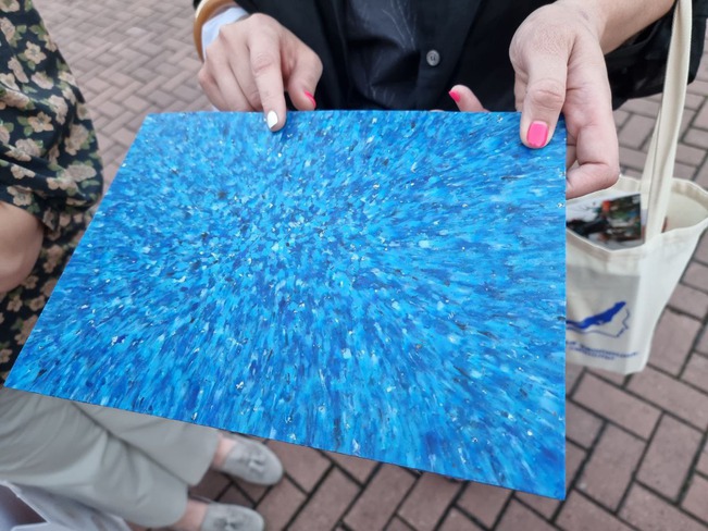 Основу для дипломов победителям изготовили из переработанного пластика.