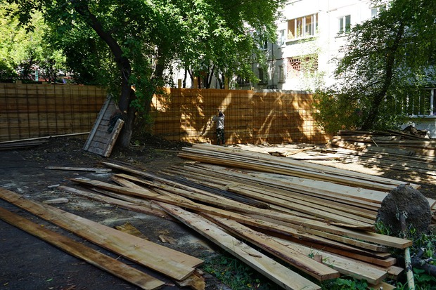 Благоустройство дворов. Фото пресс-службы думы Иркутска