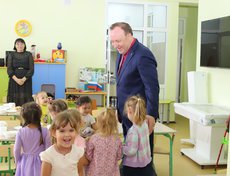 После концерта Леонид Фролов пообщался с детьми в одной из групп.