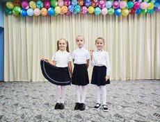 В новом музыкальном зале для гостей провели небольшой концерт.