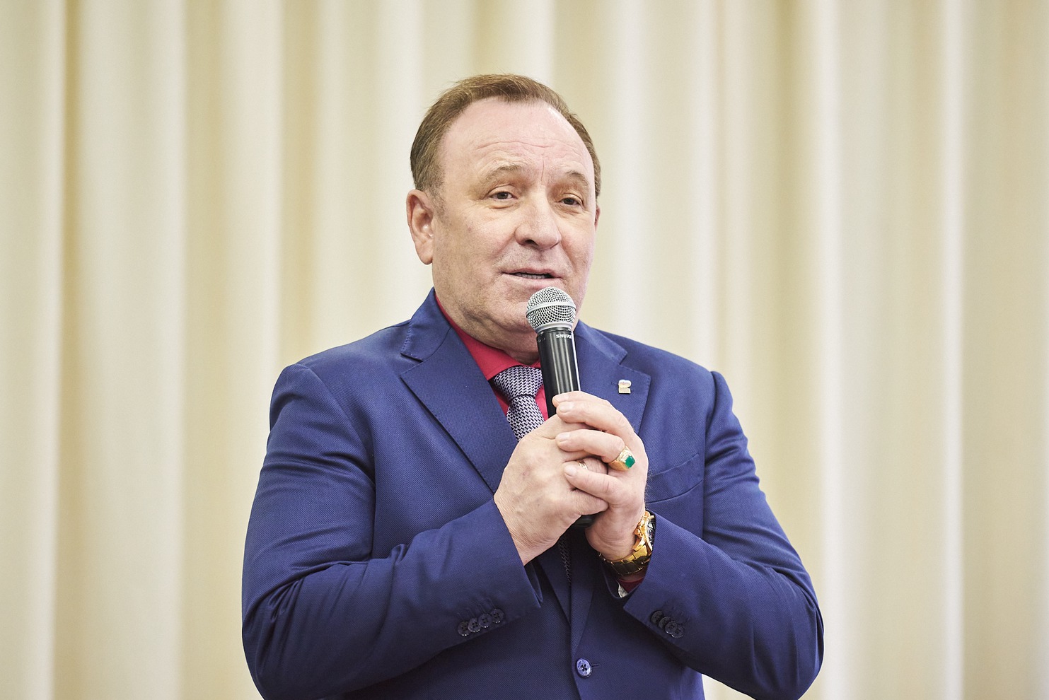 Леонид Фролов: «У нас большие планы по возведению новых учреждений дошкольного образования. Делаем всё возможное, чтобы на территории района кипели стройки новых школ и садиков, физкультурных комплексов и спортплощадок».