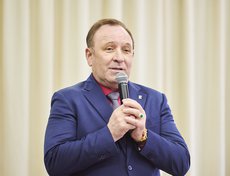 Леонид Фролов: «У нас большие планы по возведению новых учреждений дошкольного образования. Делаем всё возможное, чтобы на территории района кипели стройки новых школ и садиков, физкультурных комплексов и спортплощадок».