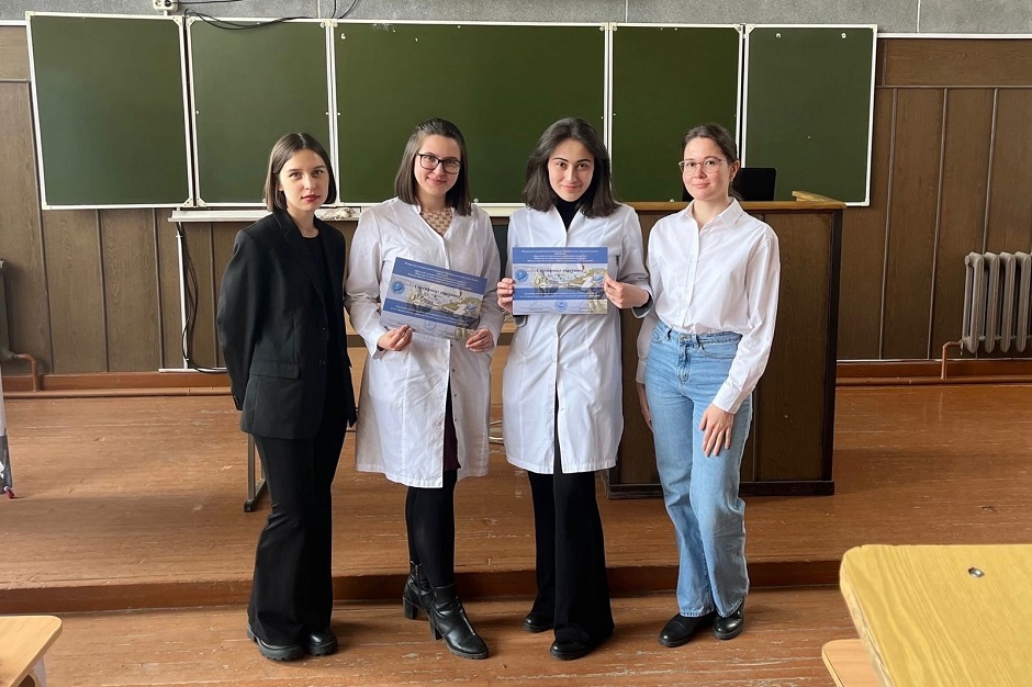 Бибигуль Абдуллаева на 90-й Байкальской  научно-практической конференции. Фото из личного архива