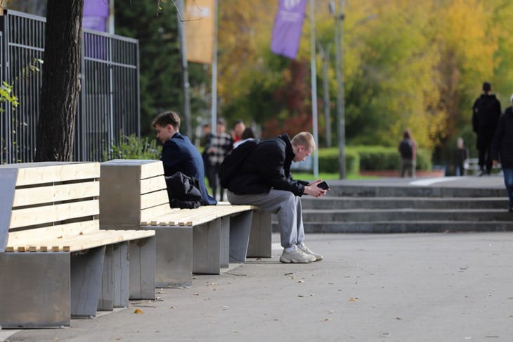 Скамейки. Фото пресс-службы администрации Иркутска