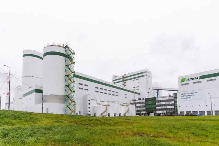 Картонный комбинат. Фото пресс-службы правительства Иркутской области