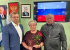 Родственники одного из погибших бойцов. Фото из телеграм-канала мэра Заларинского района Владимира Самойловича