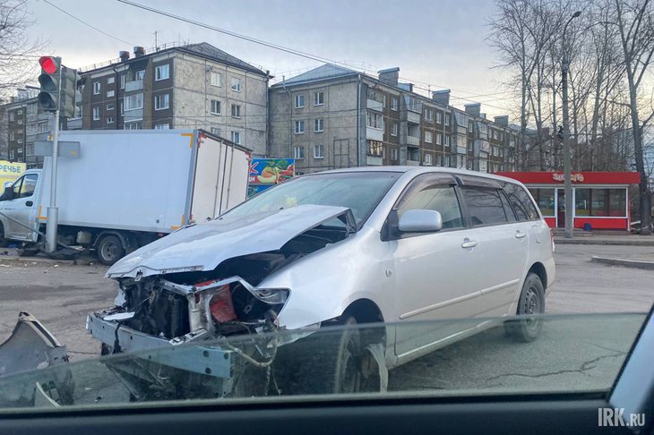 Массовое ДТП в Солнечном. Фото IRK.ru