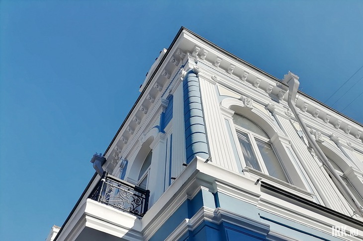 Отремонтированное здание на перекрестке Карла Маркса и Фурье. Фото Ольги Фонарёвой, IRK.ru