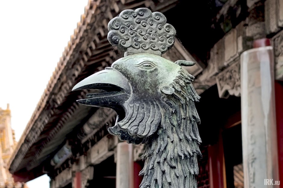 Скульптура павлина