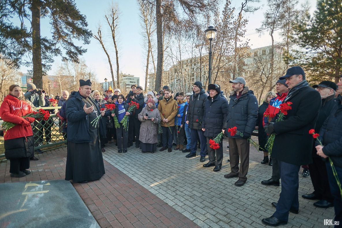У каждого из мемориалов выступили представители конфессий.