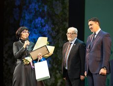 Наталья Еремеева: «Так приятно, что деятельность гражданина нашего города отмечается такими наградами. И это говорит только об одном, что мы думаем и чувствуем одинаково. Такое единство очень радует».