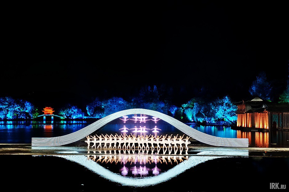 Представление сочетает в себе оперу и балет