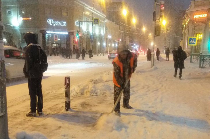 Уборка снега в Иркутске. Фото пресс-службы администрации города