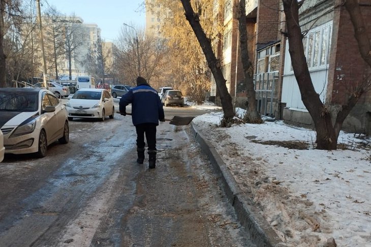 Гололед в городе. Фото пресс-службы администрации Иркутска