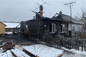 Горевший дом. Фото пресс-службы ГУ МЧС России по Иркутской области