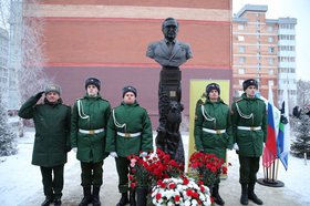 Открытие бюста Вячеслава Трубникова. Фото пресс-службы правительства Иркутской области