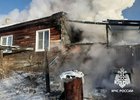 Пожар в поселке Куйтунского района. Фото пресс-службы ГУ МЧС России по Иркутской области