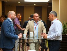 Кофе-брейки проходят в обсуждениях и беседах