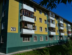Помимо фасада дома 293 на улице Лермонтова отремонтировали системы водоснабжения, теплоснабжения и электроснабжения.