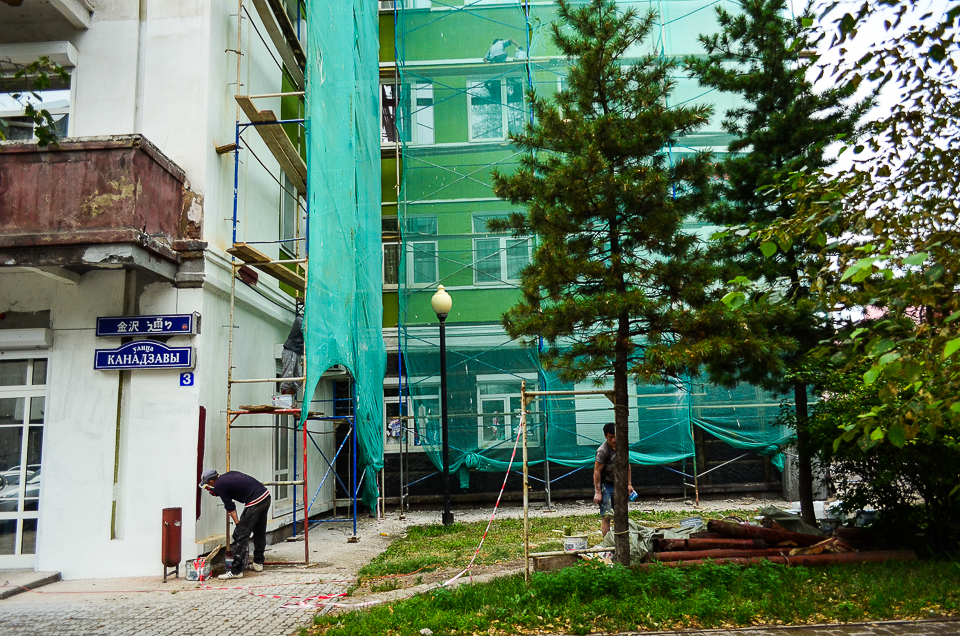 Помимо отделки фасада здесь предполагается замена систем электроснабжения, теплоснабжения, горячего водоснабжения, холодного водоснабжения, водоотведения.