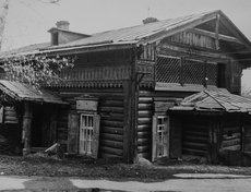 А вот так гостевой дом выглядел в 1970 году, до реставрации.