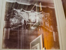 Здесь есть зимний сад. Вот так он выглядел раньше.