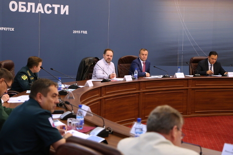 На совещании. Фото пресс-службы правительства Иркутской области