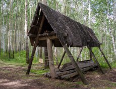 Эвенкийская лодка с навесом.