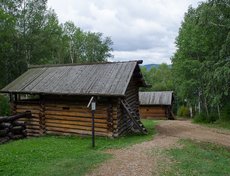 Каскад речных мельниц. Он привезен из Братского района.