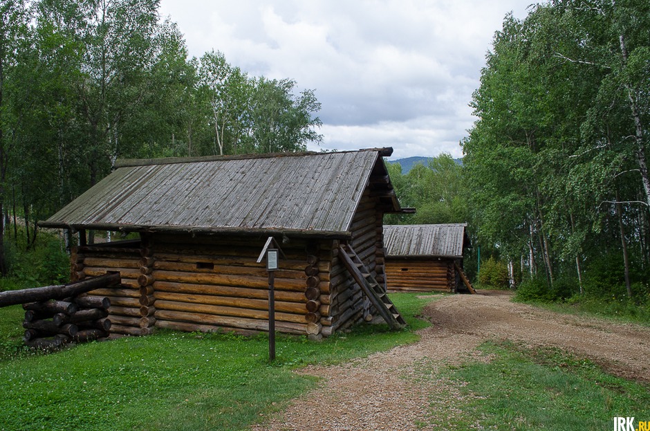 Каскад речных мельниц. Он привезен из Братского района.