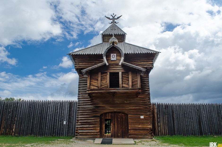 Деревянная крепость. Усть-Илимск деревянная крепость. Острог частокол. Острог на Руси. Острог деревянная крепость.