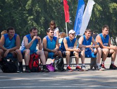 В состав одной из команд вошел исполняющий обязанности министра культуры и архивов Иркутской области Виталий Барышников (второй слева).